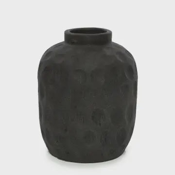 black vase The Trendy