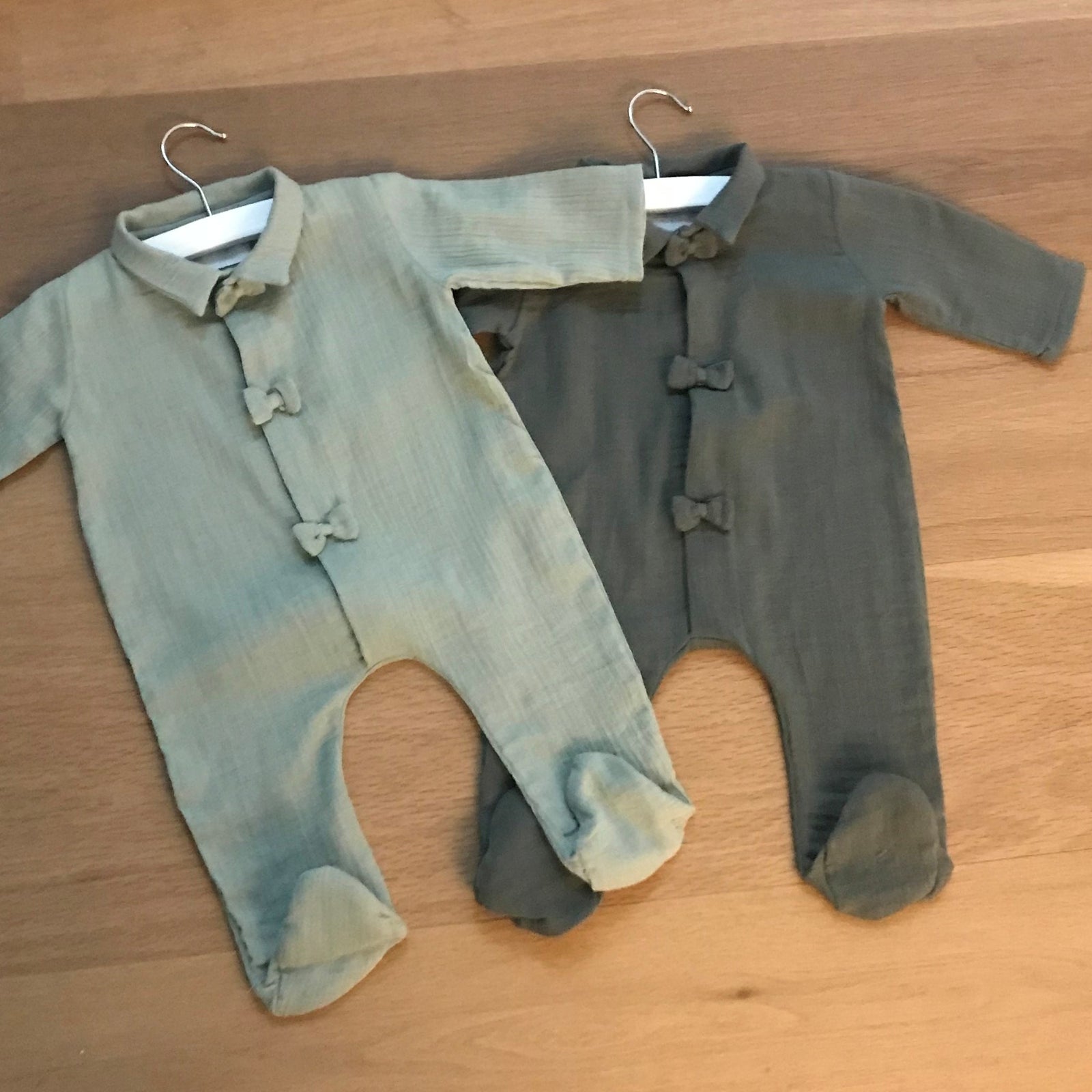 Vis Ta Vie - Barboteuse à nœuds -col droit - 3 mois